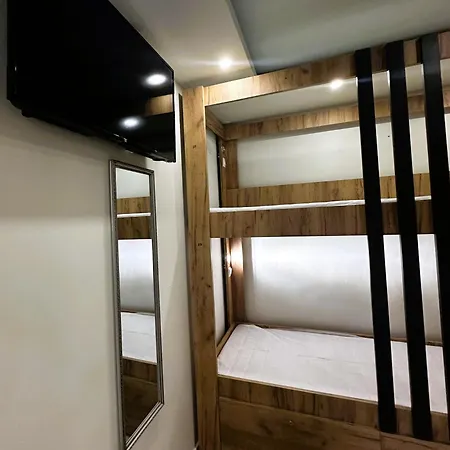 Hostel Parea